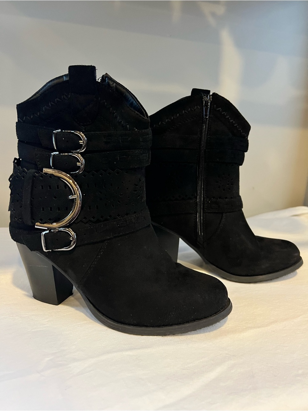 Pierre Dumas Black Western Ankle Boots Women’s Size 6 Buckle Block Heel Booties